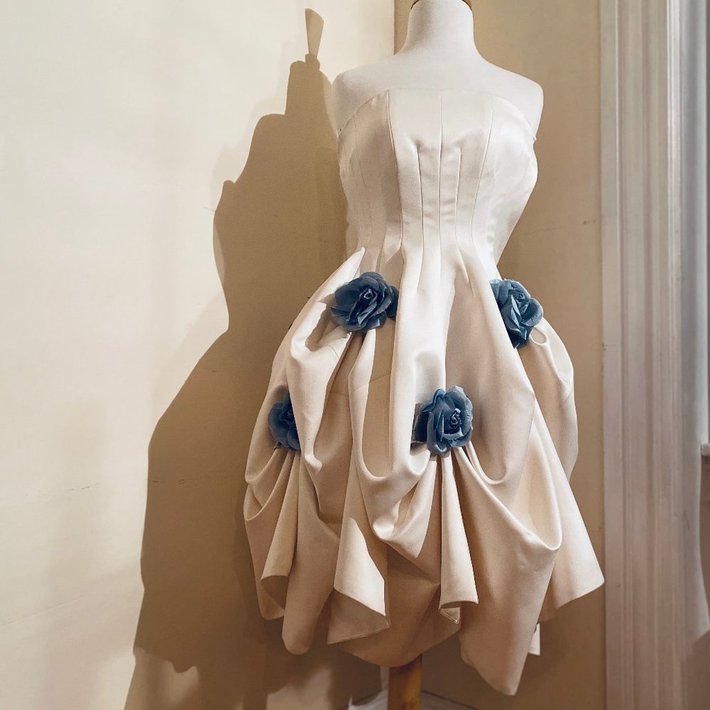 New Betsey Johnson strapless gown- incredible $